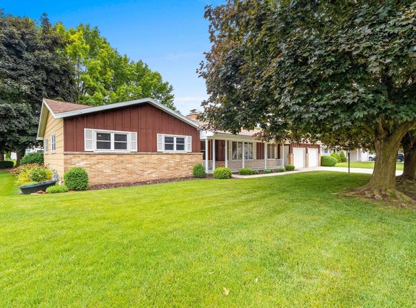 1115 GRANT Street, DE PERE, WI 54115-1301