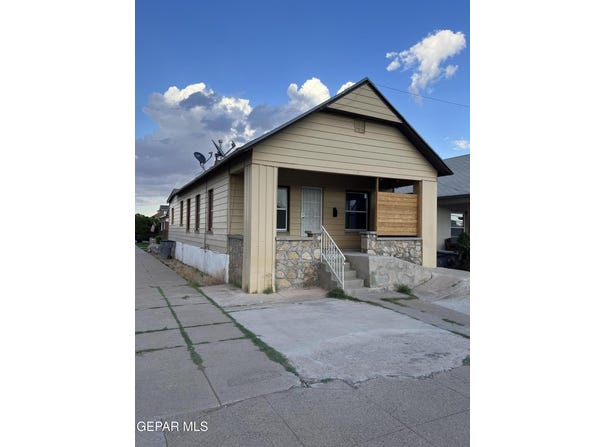 1118 N Laurel Street, El Paso, TX 79902