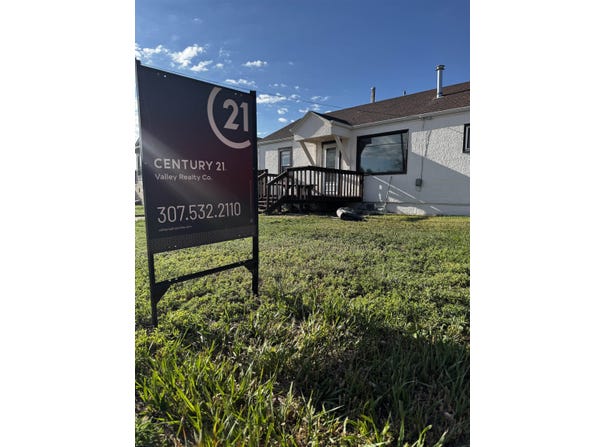 133 W 14th Avenue, Torrington, WY 82240