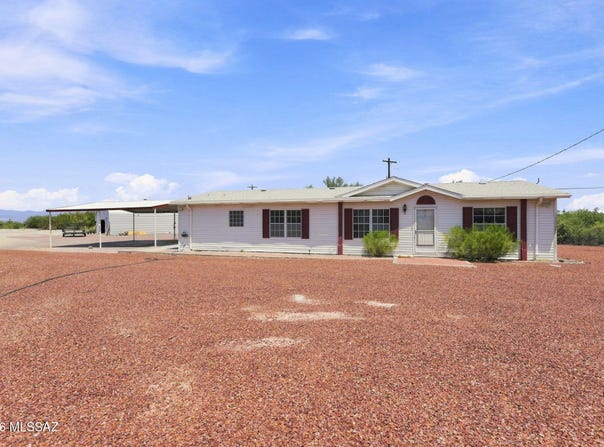 6582 S Agusta Lane, Safford, AZ 85546