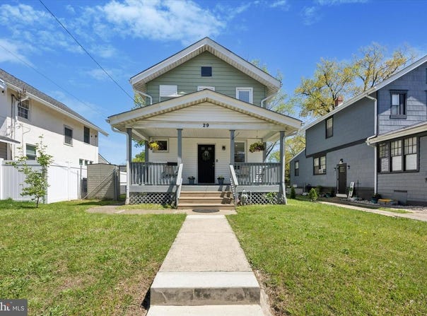 29 W AVON RD, BROOKHAVEN, PA 19015