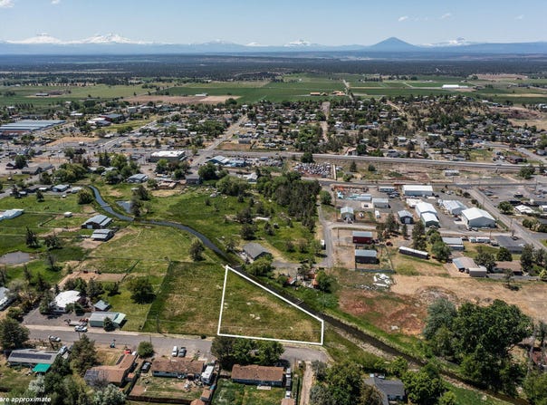 15th Street, Terrebonne, OR 97760
