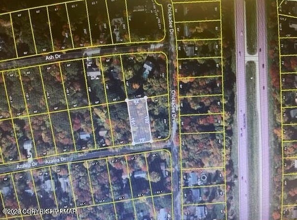 Azalea Dr 416, Pocono Summit, PA 18346