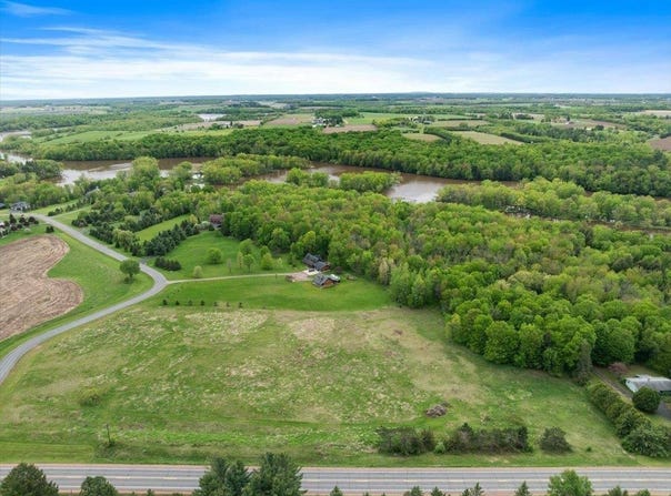 9.72 Acres BAYWOOD SHORES, Stratford, WI 54484