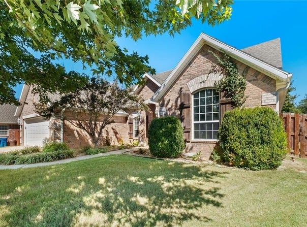 2306  SW Clover  CT, Bentonville, AR 72712