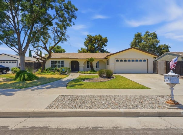 2354 Michael Circle, Hanford, CA 93230