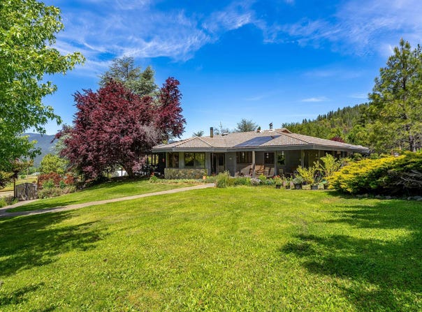 1247 Panther Gulch Road, Williams, OR 97544