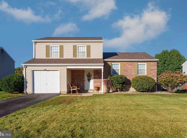 4 HAWKINS CT, BEAR, DE 19701