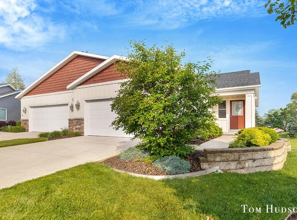 158 Brewer Park Circle, Grand Rapids, MI 49548