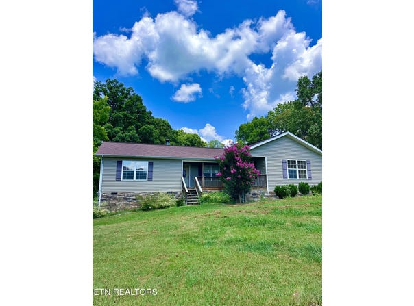 116 Barnes Lane, Strawberry Plains, TN 37871