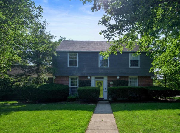 1144 N Warwick Road, Muncie, IN 47304