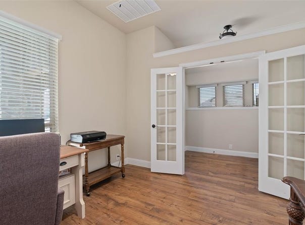 304 Hidden Cove Drive, Ponder, TX 76259