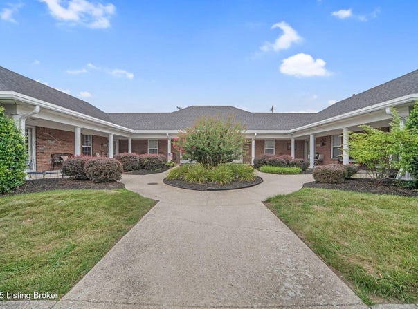 8110 Arthur Goins Blvd, Louisville, KY 40228