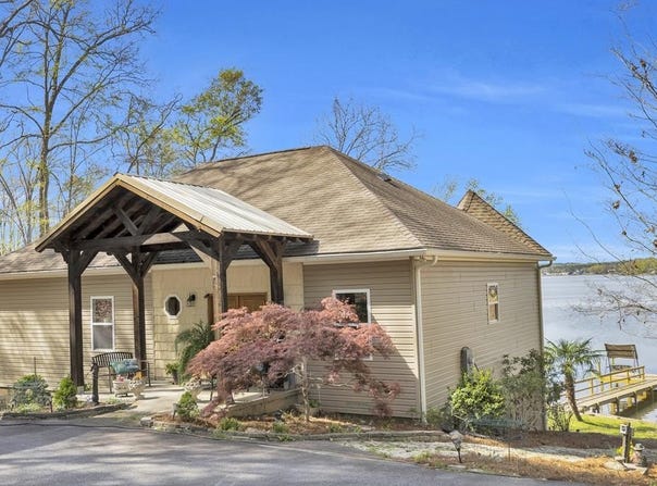 103 Whatley Dr., Greenwood, SC 29649