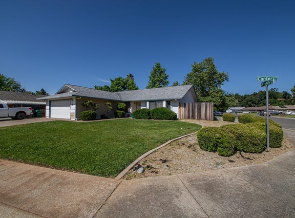 1695 Canter Court, Redding, CA 96002