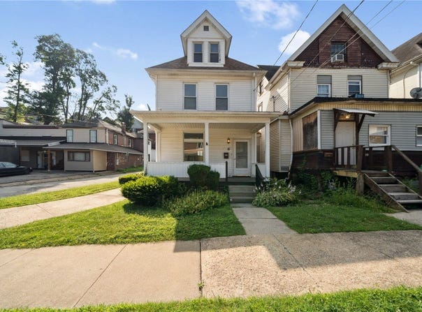 422 N 3rd St, Jeannette, PA 15644