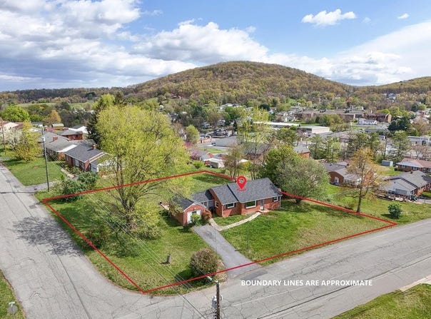 396 LINDEN DR, STAUNTON, VA 24401