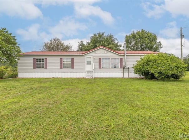 2820 Wayne 361, Piedmont, MO 63957