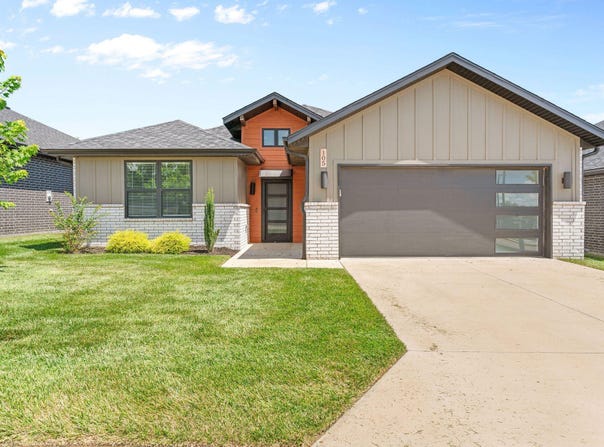 5955 S Farm Rd 163, Springfield, MO 65810