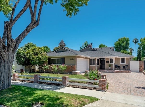 13616 Delano, Valley Glen, CA 91401