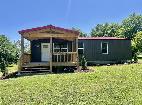 711 W Woodbine Road, Ash Grove, MO 65604
