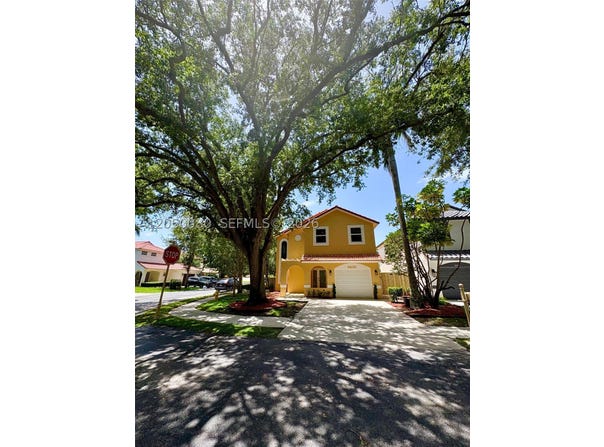 9833 NW 5th Ct, Plantation, FL 33324