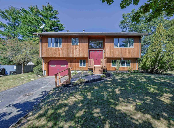 19 Brooks Road, Seabrook, NH 03874