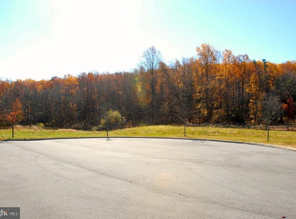 2209 S MELROSE LANE, BETHLEHEM, PA 18015
