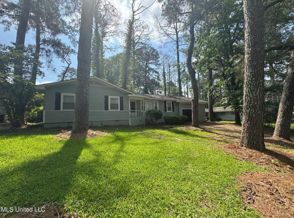 1870 Wisteria Drive, Jackson, MS 39204
