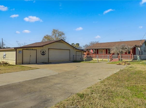 53 Lake View, Huntsville, TX 77320