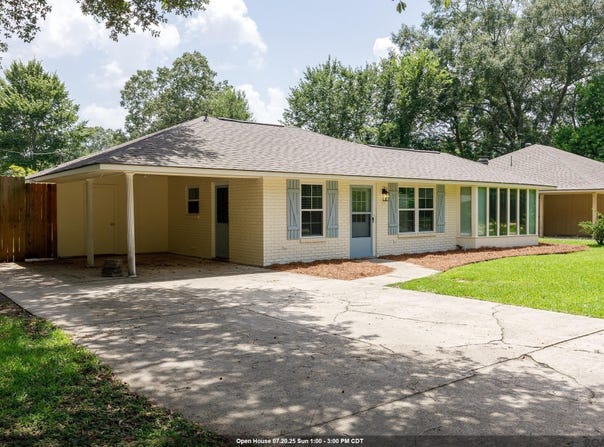 931 Aime St, Denham Springs, LA 70726
