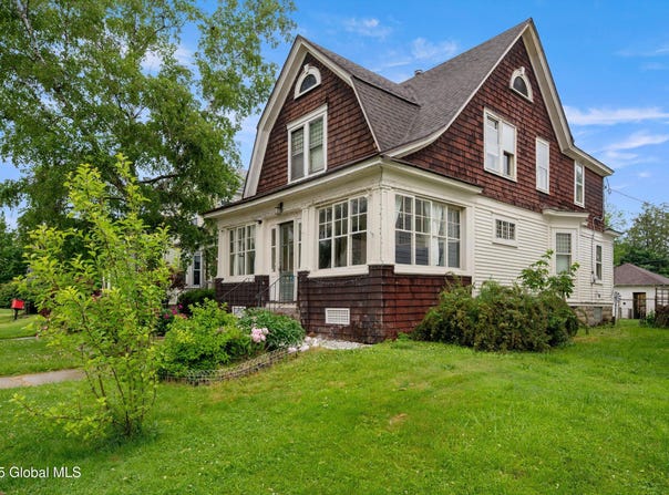1318 Glenwood Boulevard, Schenectady, NY 12308