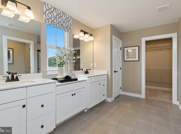 1504 CARACAS BOULEVARD, MARTINSBURG, WV 25403