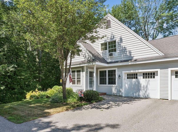 15 Carriage Way, Saco, ME 04072