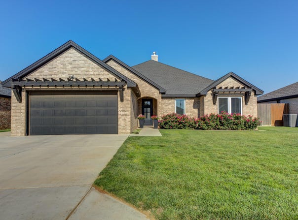511 Avenue U, Shallowater, TX 79363