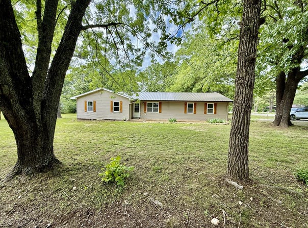 8030 Indiana Drive, Houston, MO 65483