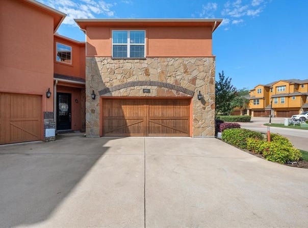 2685 Venice Drive, Grand Prairie, TX 75054