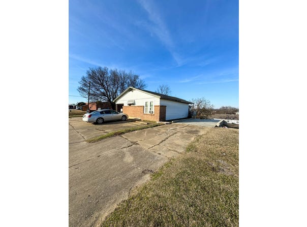 621 W Carl Albert Pkwy, McAlester, OK 74501