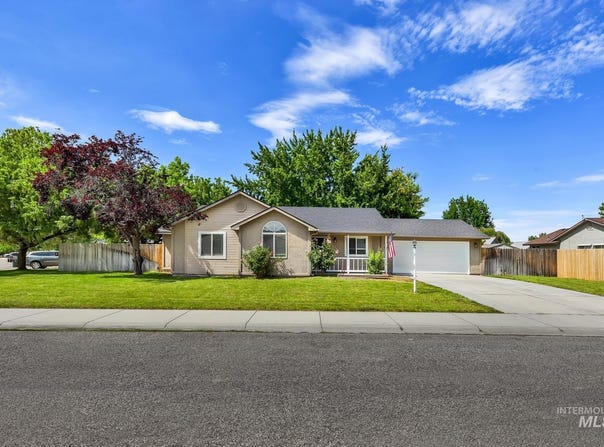 1998 W Snyder Dr, Meridian, ID 83642