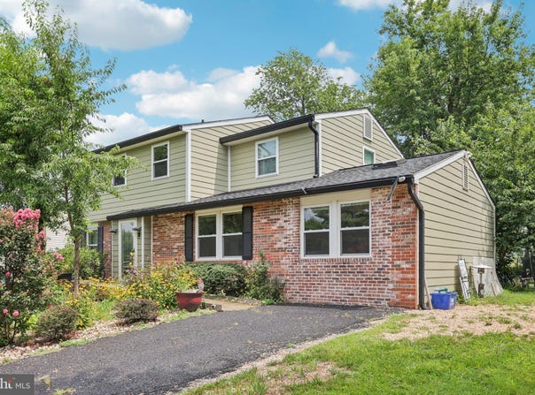 104 N GARFIELD ROAD, STERLING, VA 20164