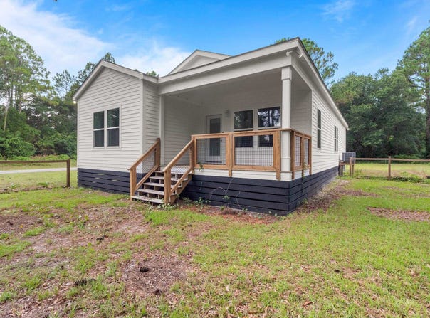 211 Franklin Street, Carrabelle, FL 32322