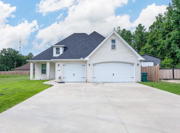 7495 Broussard Road, Beaumont, TX 77713