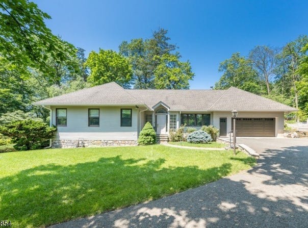 31 Evergreen Ln, Watchung Boro, NJ 07069-6002
