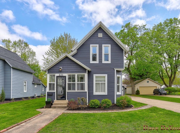221 S Maple Street, Zeeland, MI 49464