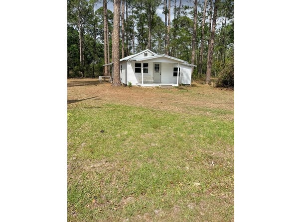 374 Patterson St, Baxley, GA 31513
