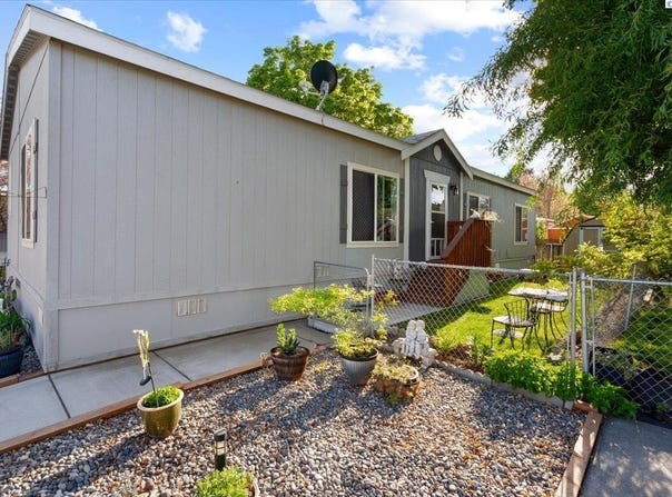 31 Mercury Dr, Richland, WA 99354