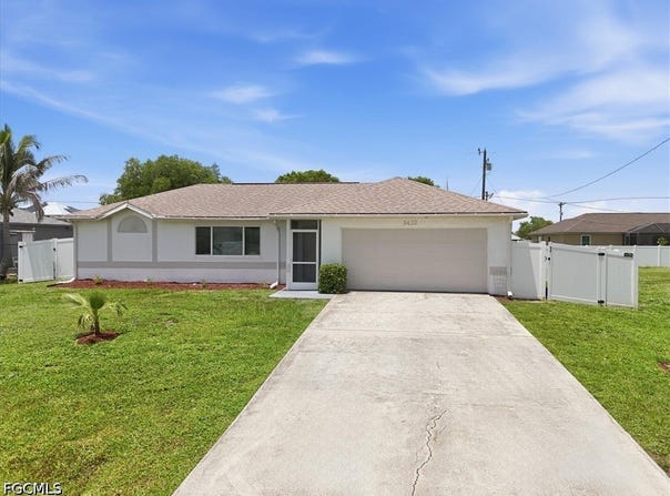 3432 SW 14th Place, Cape Coral, FL 33914