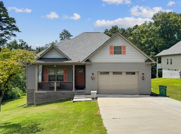 309 Autumn Avenue, Rossville, GA 30741