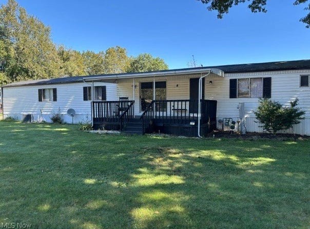 416 Sailfish Lane SE, New Philadelphia, OH 44663