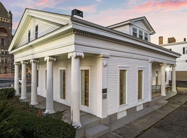 399 North Main, Fall River, MA 02720